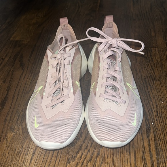 NIKE Vista Lite “Fossil Stone/Desert Dust/Volt” Size 7US - Picture 3 of 7